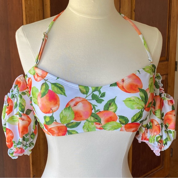 BCBG PARIS Medium Peach Poof Sleeve
Bikini Top NWT - Picture 3 of 10